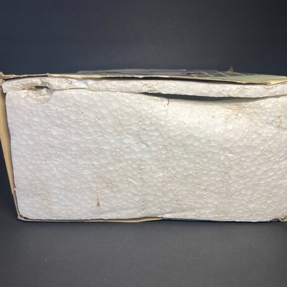 Vintage RARE Hand Painted Porcelain Blue & White Gold Unicorn Quartz Table Clock - Picture 12 of 12